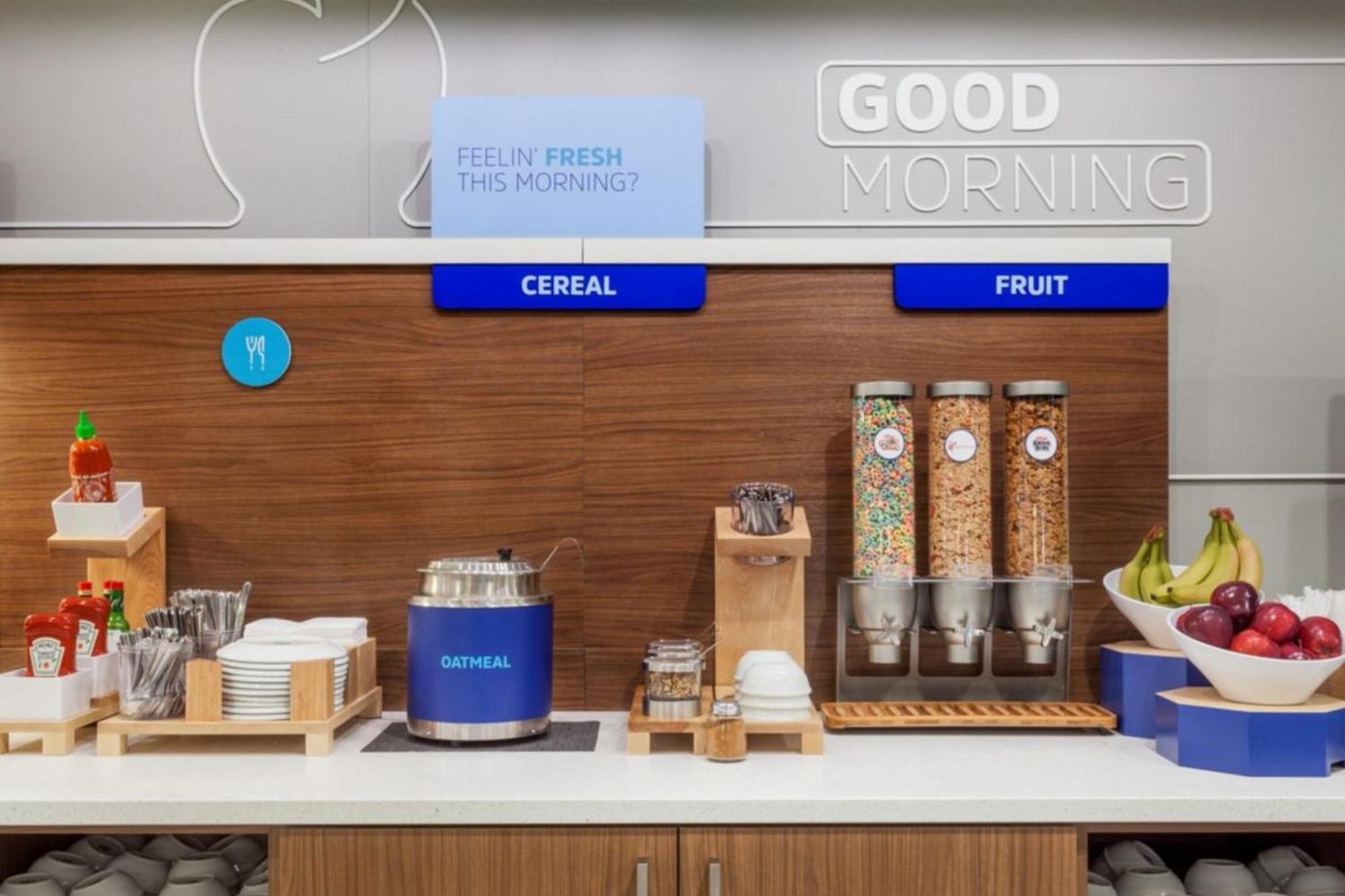 Holiday Inn Express & Suites Austin Airport East By Ihg Kültér fotó