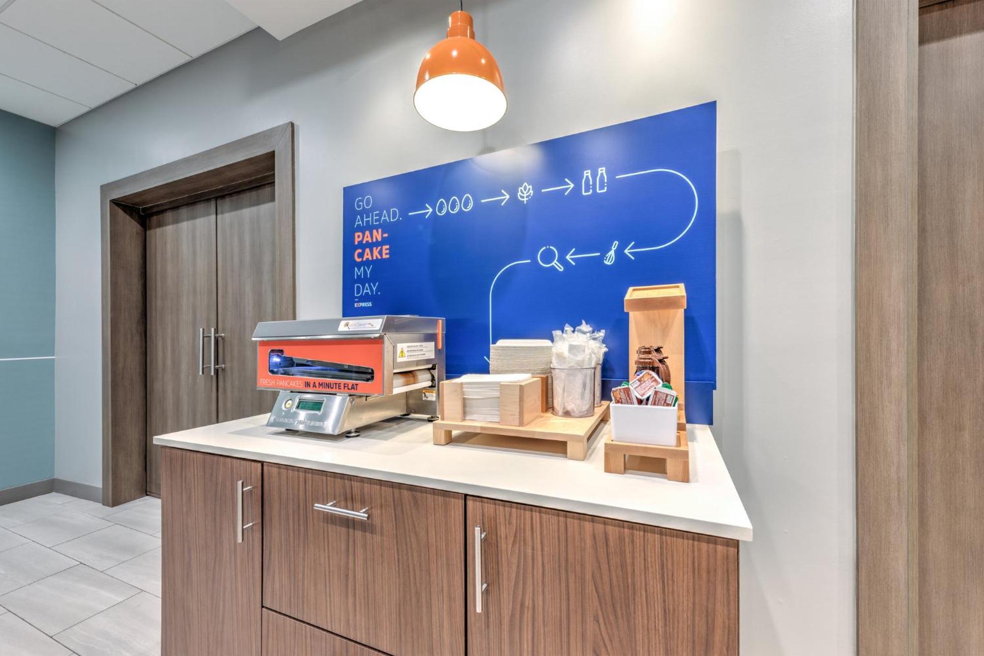 Holiday Inn Express & Suites Austin Airport East By Ihg Kültér fotó